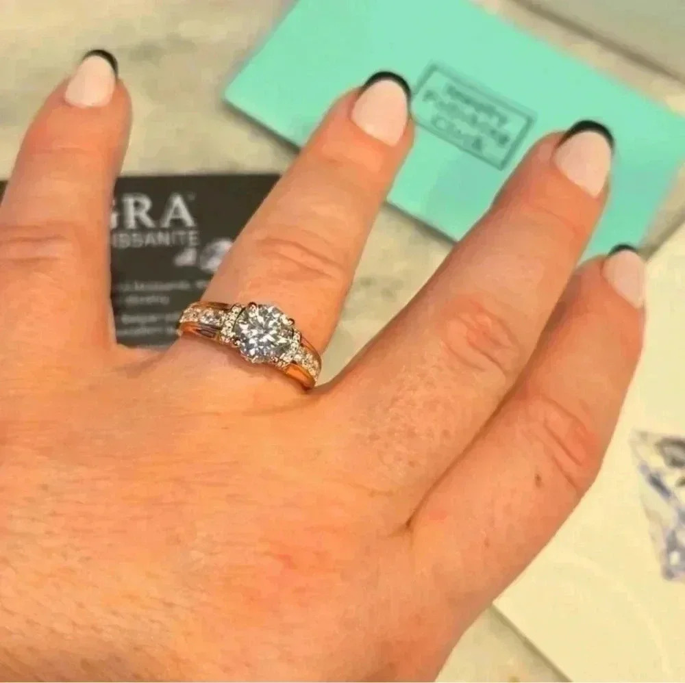 Women engagement GRA Ring white gold plated Moissanite zirconia size 9